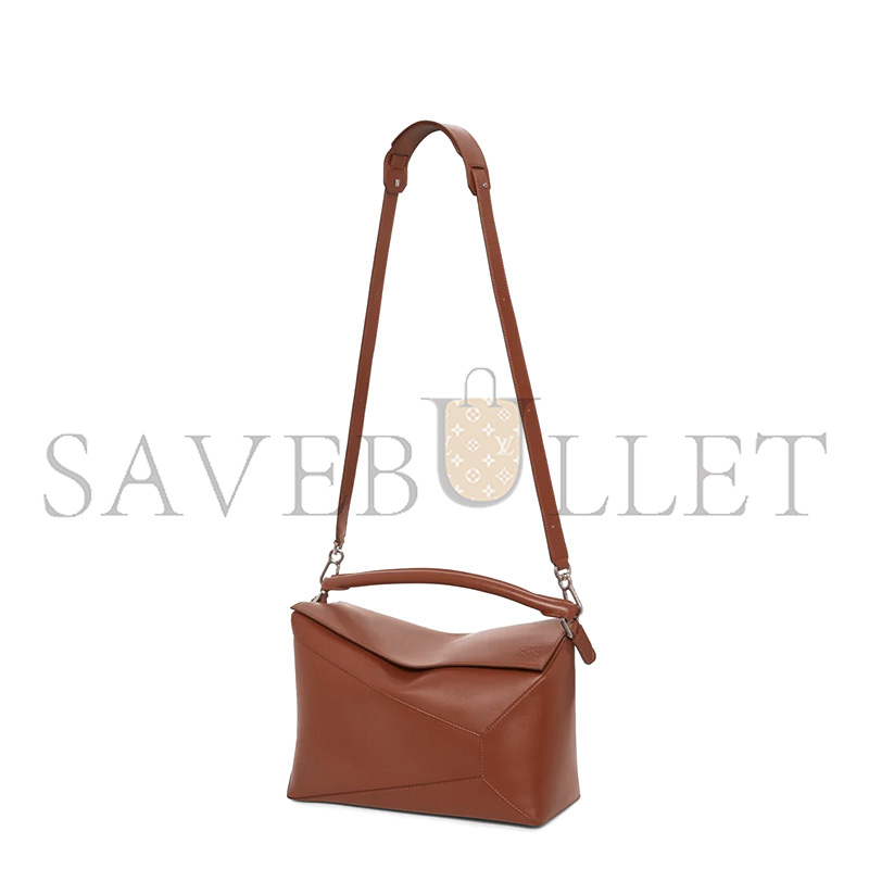 LOEWE LARGE PUZZLE BAG IN SHINY CALFSKIN B510P00X01 (33*21.5*14.7cm) LOEWE LARGE PUZZLE BAG IN SHINY CALFSKIN B510P00X01 (33*21.5*14.7cm)